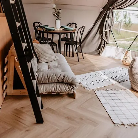 Czorsztyn Glamp *
